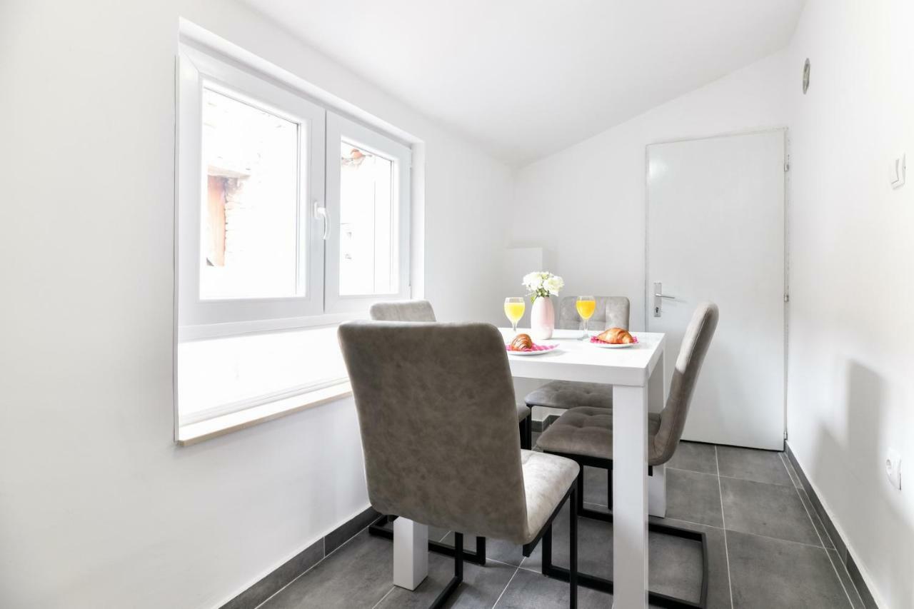 Grey Apartment Old Town ザダル エクステリア 写真